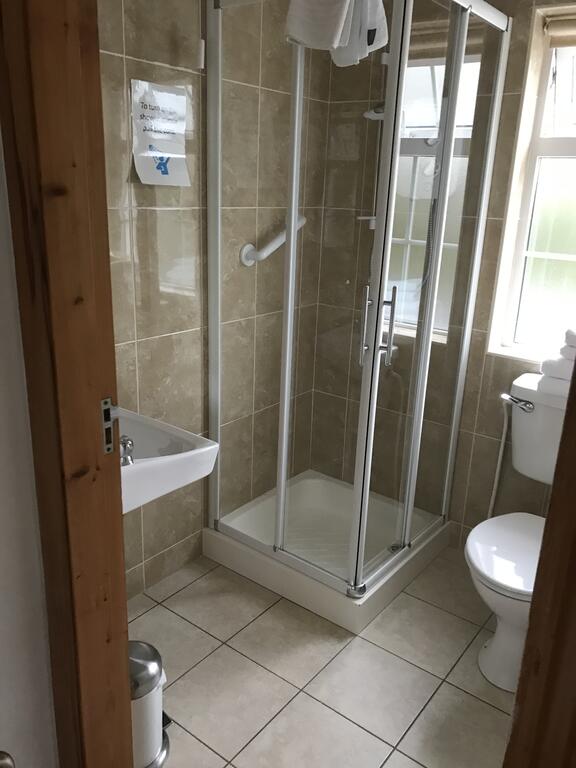 Doonhill Lodge room 5