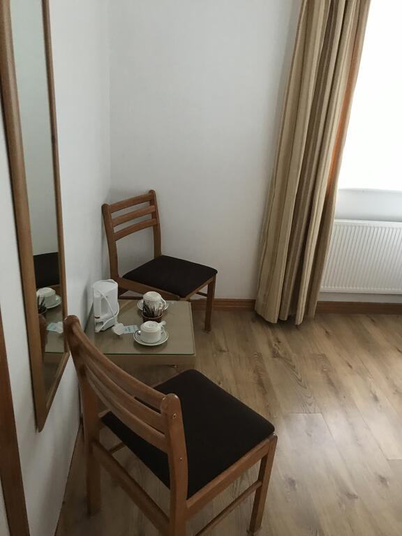 Doonhill Lodge room 6